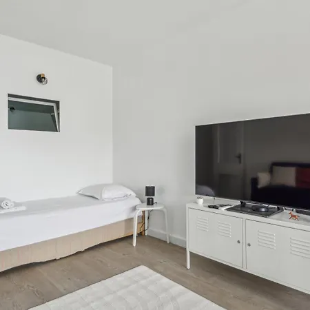 Le Familial - Charming In Paris
